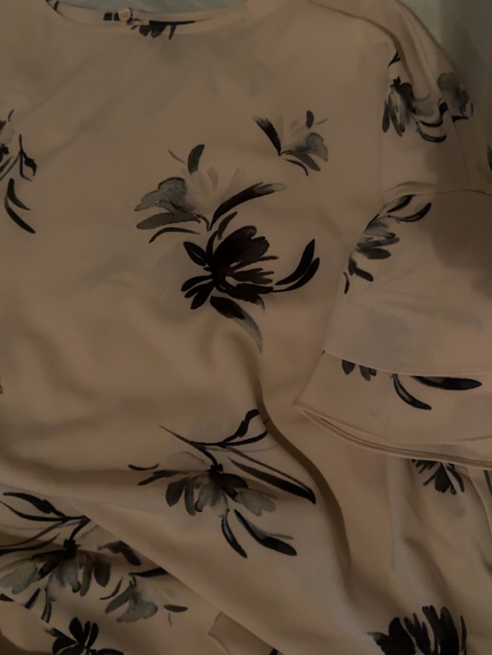 Plus Floral Top - Picture 6 of 6